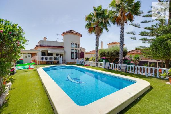 Частный шале на продаже в Casa o chalet en San Fulgencio, Сан-Фульхенсио photo 1