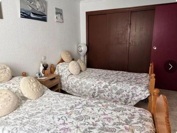 Sprzedaż mieszkania w Piso en Avenida Doctor Gregorio Marañón, 33, El Acequión, Torrevieja, Torrevieja
photo 1