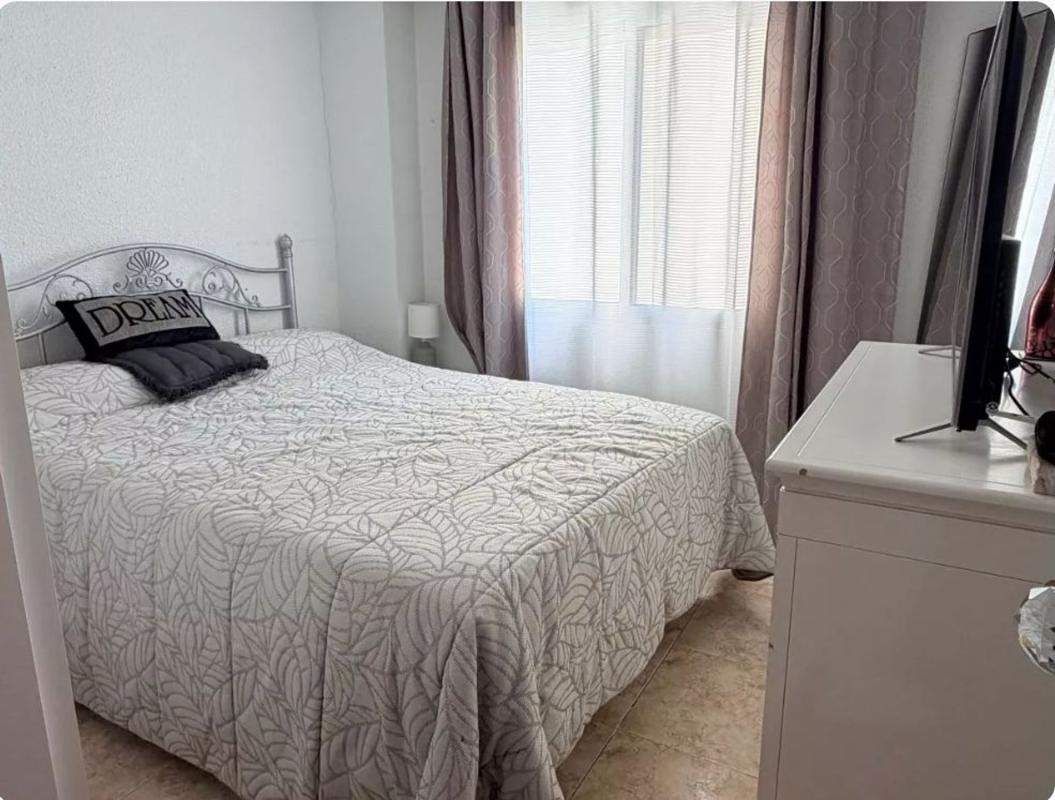 Venta de piso en Piso en Avenida Doctor Gregorio Marañón, 33, El Acequión, Torrevieja, Torrevieja
 photo 2
