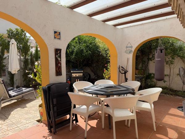 Chalet pareado en Urbanización El Almendro, Gargasindi, Calpe photo 2