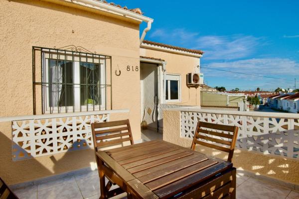 Sale of flat in Piso en Calle Pepe Luis Vázquez, La Siesta - El Salado - Torreta, Torrevieja, Torrevieja
photo 1