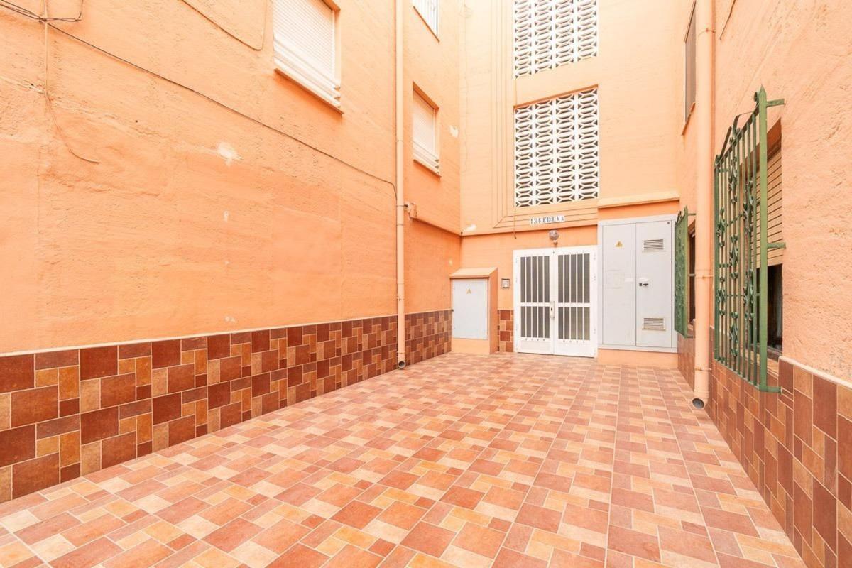 Venta de piso en Piso en Avenida Desiderio Rodríguez, 134, Playa de los Náufragos, Torrevieja, Torrevieja
photo 5