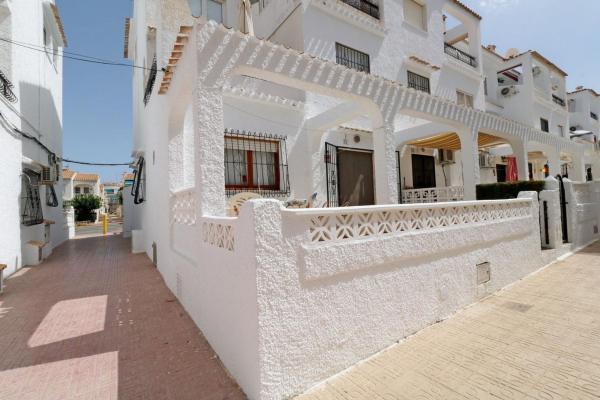 Casa o chalet independiente en Playa de los Náufragos, Torrevieja photo 2
