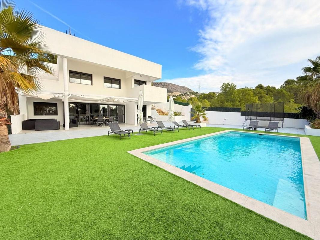 Продажа отдельного шале в Casa o chalet en Zona de Mascarat, Altea, Алтея photo 3