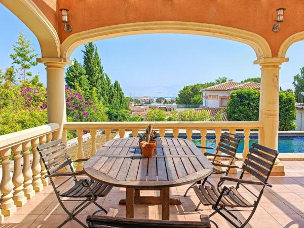 Independent chalet for sale in Casa o chalet en Calle de la Carrasca, El Montgó, Denia, Denia
thumbnail 1