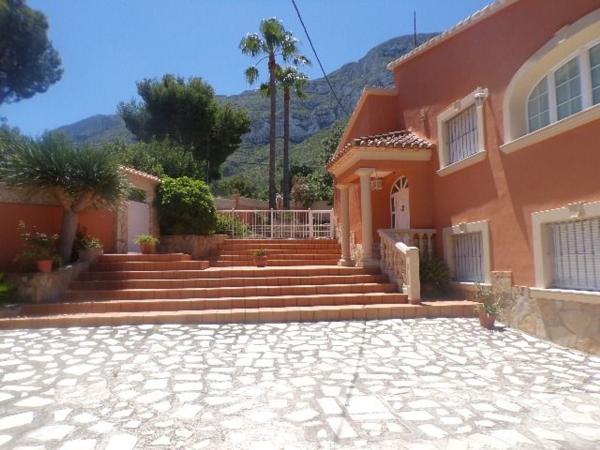 Independent chalet for sale in Casa o chalet en El Montgó, Denia, Denia
thumbnail 2