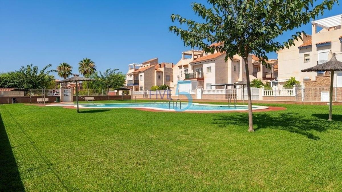 Продажа квартиры на Piso en Playa Flamenca, Orihuela, Ориуэла
photo 1