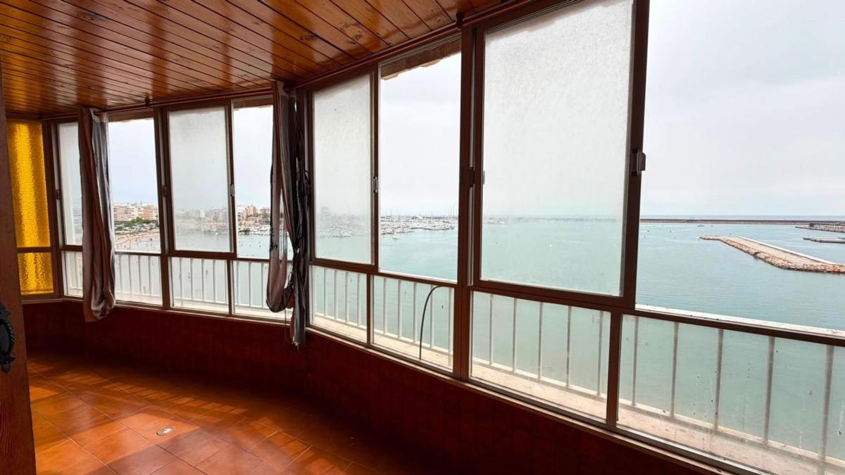 Venta de piso en Piso en Calle Guardamar, El Acequión, Torrevieja, Torrevieja
photo 3