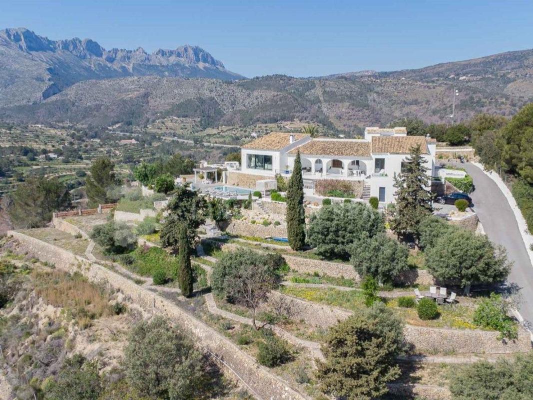 Properties for sale and rent in Spain photo 1