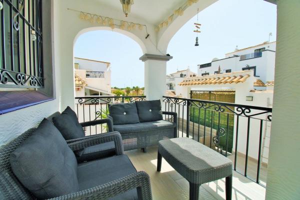 Chalet pareado en Zona Lago - Los Almendros, Orihuela thumbnail 2