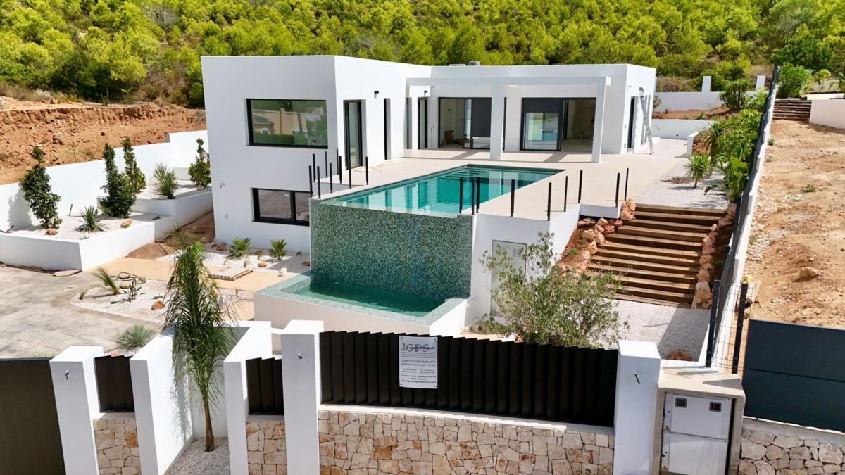 Propiedades en venta y alquiler en España photo 1