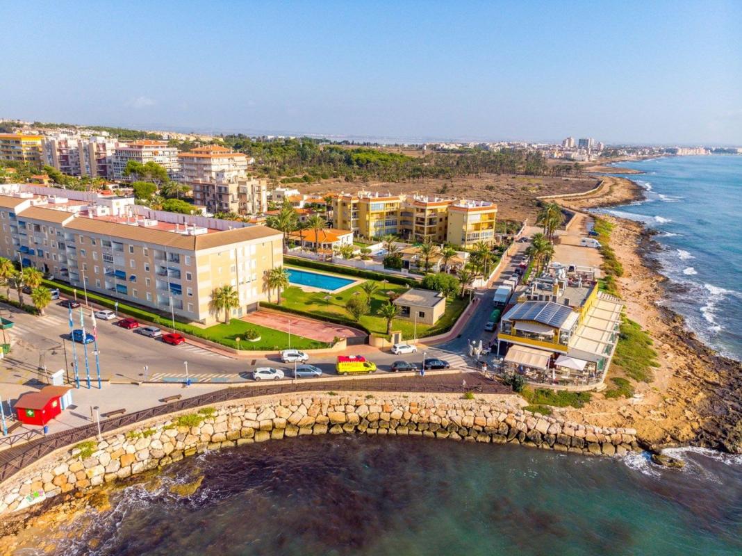 Sprzedaż mieszkania w Piso en Calle Acantilado, Punta Prima, Torrevieja, Torrevieja
photo 1