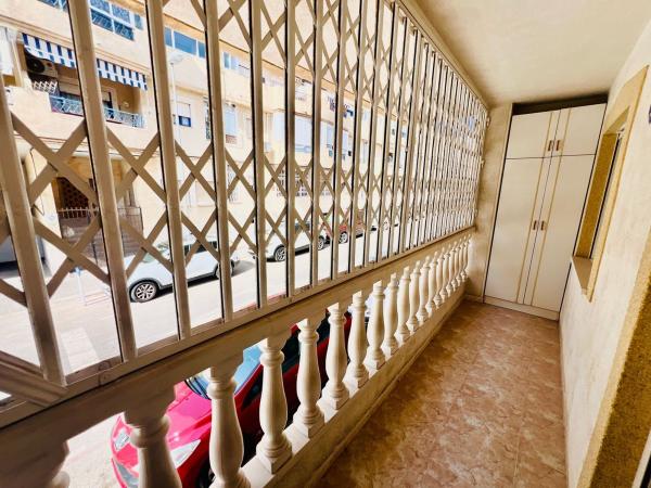 Venta de piso en Piso en Calle la Calera, Antonio Machado, Torrevieja, Torrevieja
photo 1