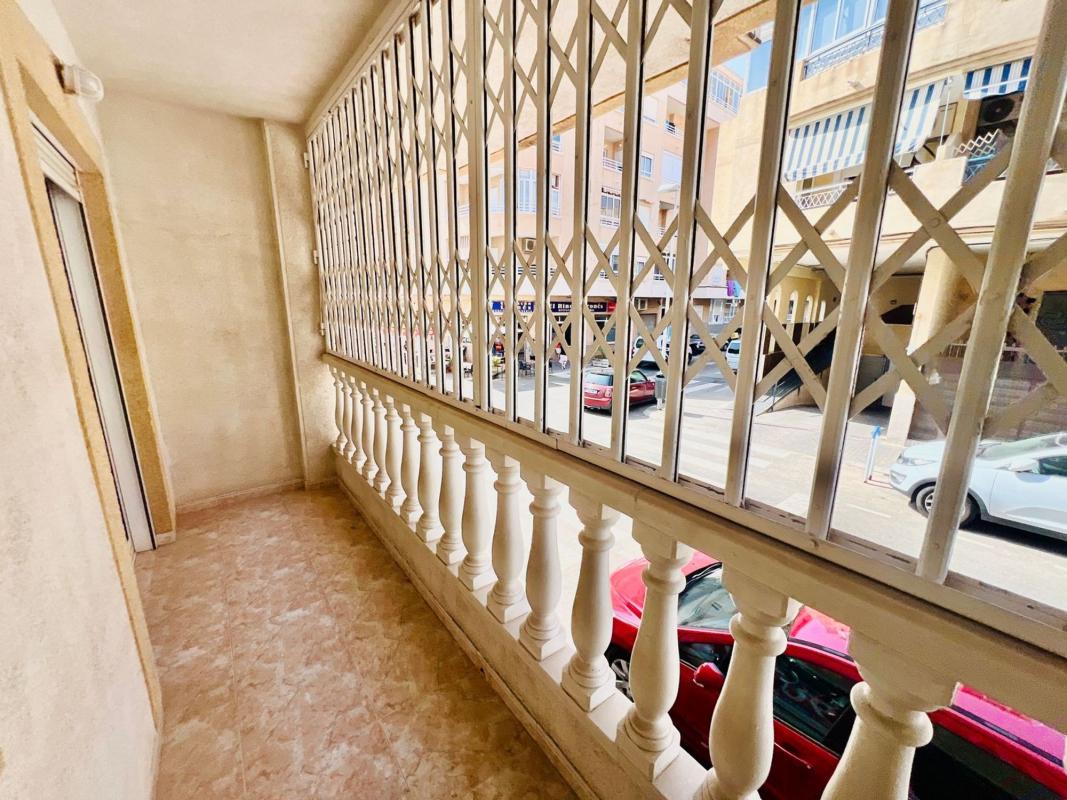 Venta de piso en Piso en Calle la Calera, Antonio Machado, Torrevieja, Torrevieja
 photo 2
