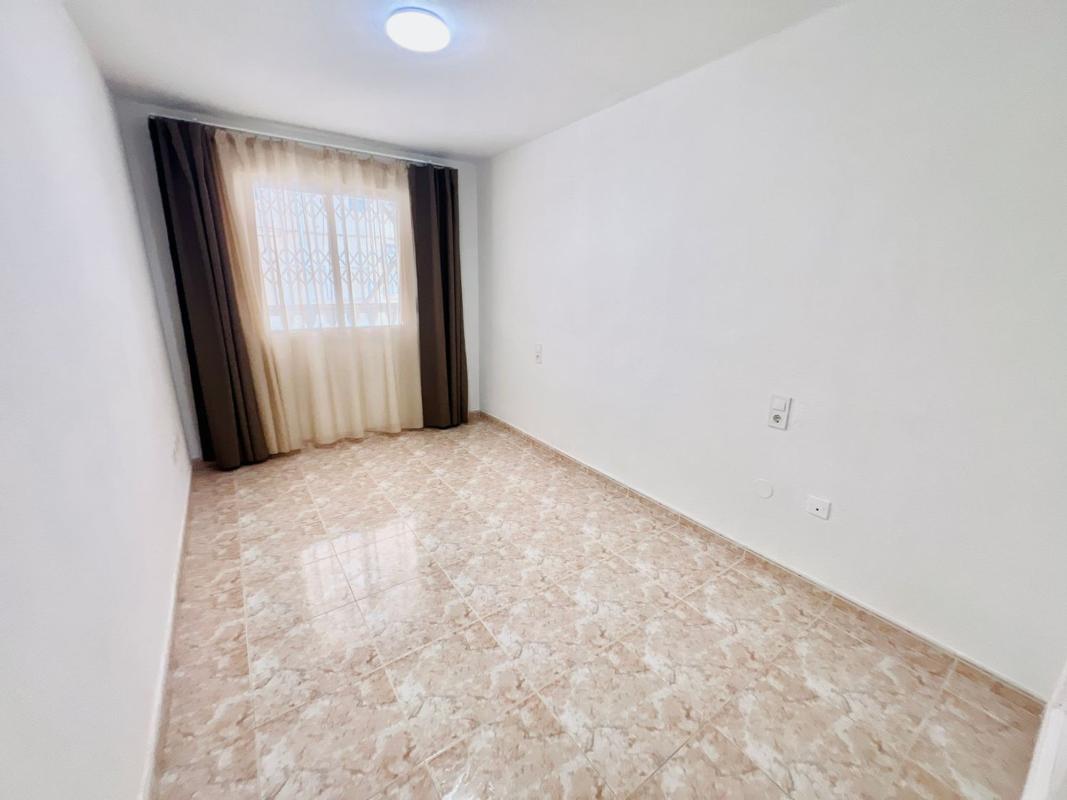 Venta de piso en Piso en Calle la Calera, Antonio Machado, Torrevieja, Torrevieja
 photo 3