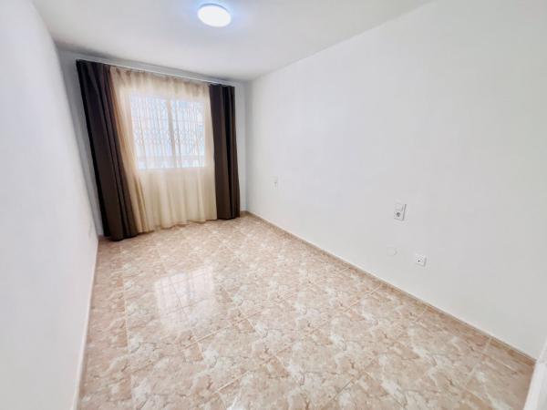 Venta de piso en Piso en Calle la Calera, Antonio Machado, Torrevieja, Torrevieja
thumbnail 3
