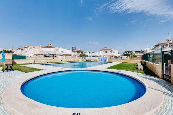 Chalet adosado en La Siesta - El Salado - Torreta, Torrevieja thumbnail 2