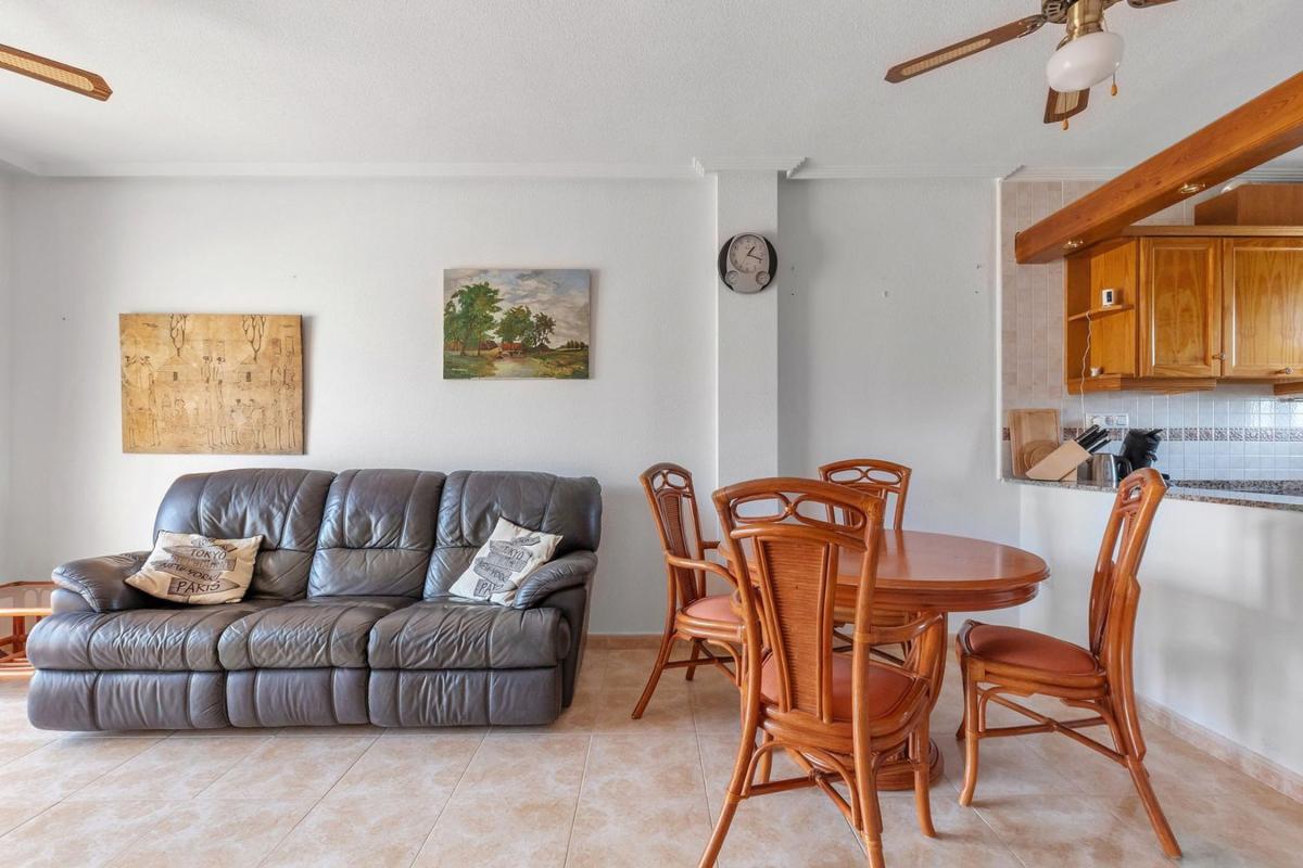 Продажа квартиры на Piso en Calle Tomás Bretón, 2, Villamartín, Orihuela, Ориуэла
 photo 3