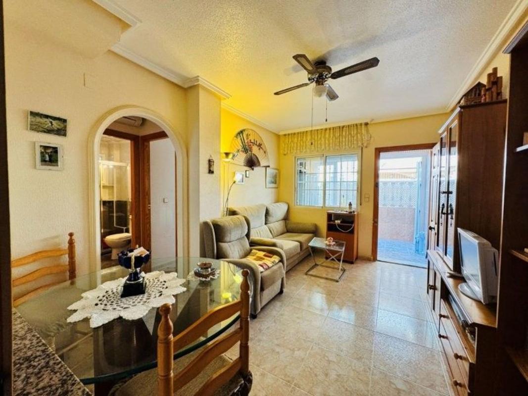 Venta de piso en Piso en Calle Mayor, Gaspar Perrelló, Torrevieja, Torrevieja
 photo 3