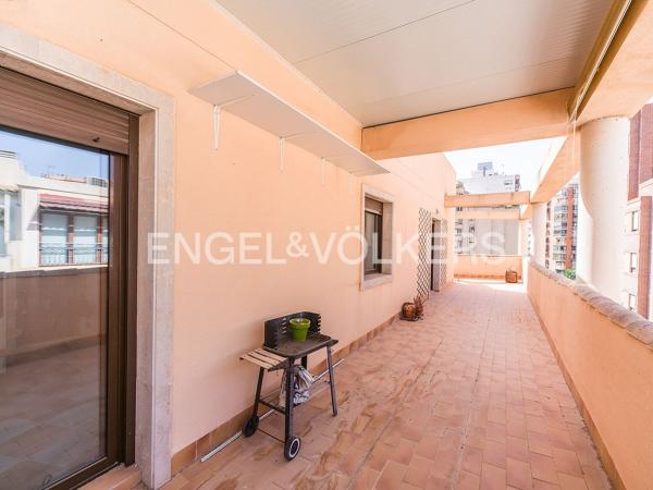 Аттик на продажу в  Ático en Calle Díaz Moreu, 20, San Antón, Alicante / Alacant, Аликанте / Алакант photo 4