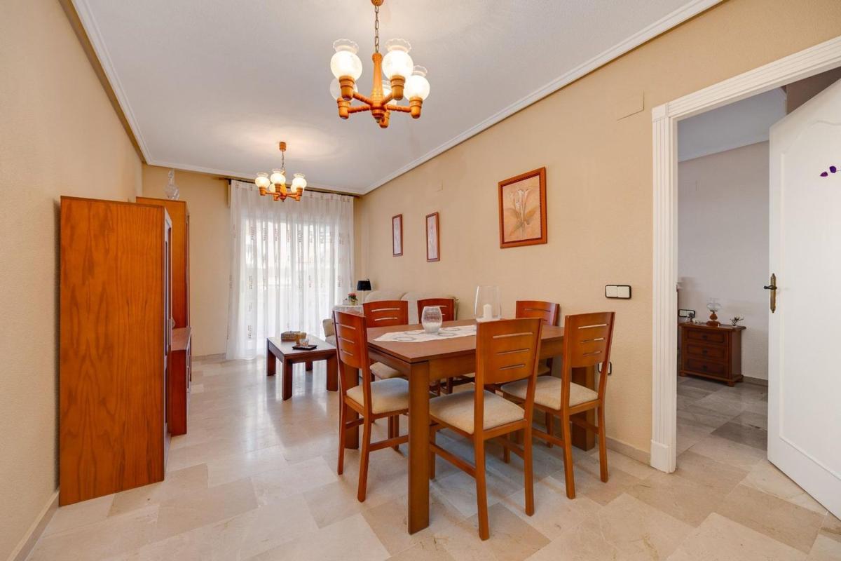 Venta de piso en Piso en Gaspar Perrelló, Torrevieja, Torrevieja
 photo 2