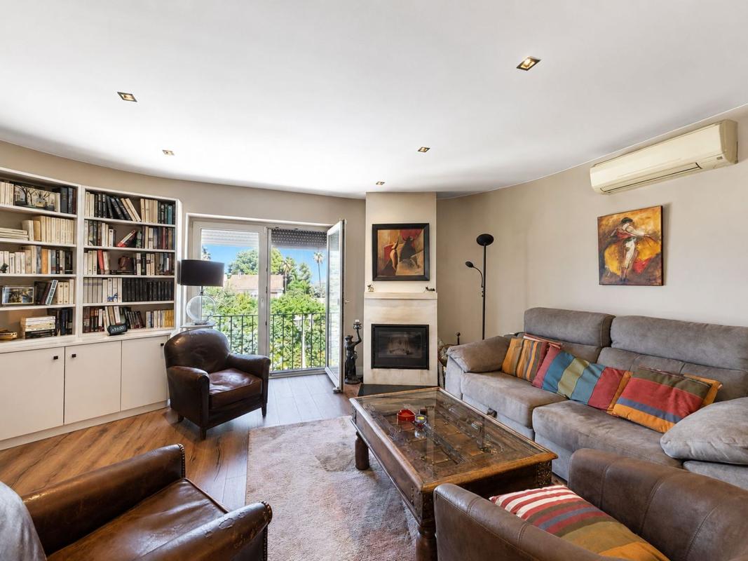 Properties for sale and rent in Spain photo 2