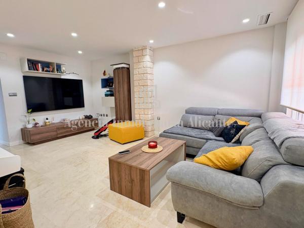 Chalet pareado en Calle Francisco Soler, Zona Deportiva-Nuevo Altabix, Elche / Elx photo 1