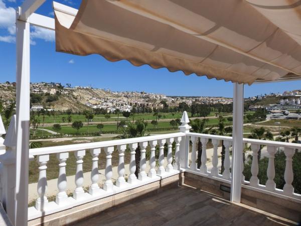 Chalet adosado en Calle Quesada Ballester, 400, La Marquesa, Rojales thumbnail 2