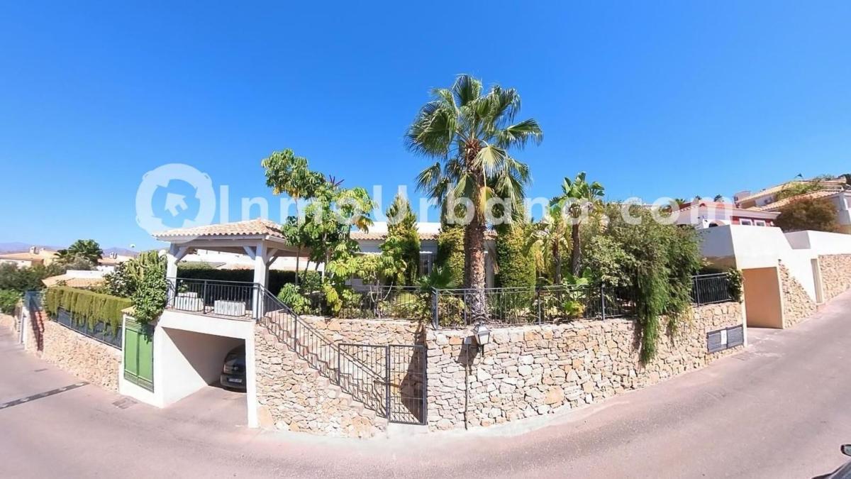 Propiedades en venta y alquiler en España photo 2
