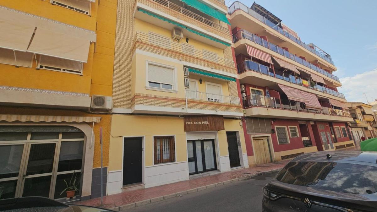 Продажа квартиры на Piso en Zona Pueblo, Guardamar del Segura, Гуардамар-дель-Сегура
photo 1