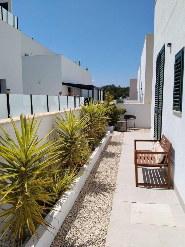 Properties for sale and rent in Spain photo 1