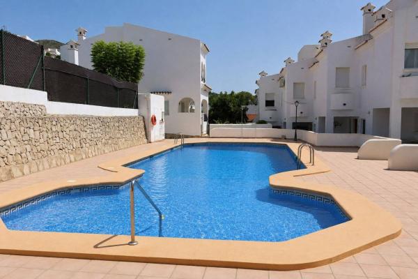 Chalet adosado en Calle del Benibeder, Jalón thumbnail 2