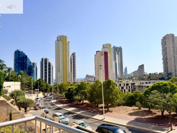 Sale of flat in Piso en Calle Presidente Adolfo Suárez, Pueblo Poniente, Benidorm, Benidorm
thumbnail 2
