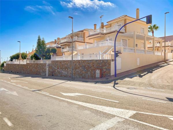 Casa o chalet independiente en Calle Lebeche, Miramar - Torre del Moro, Torrevieja photo 2