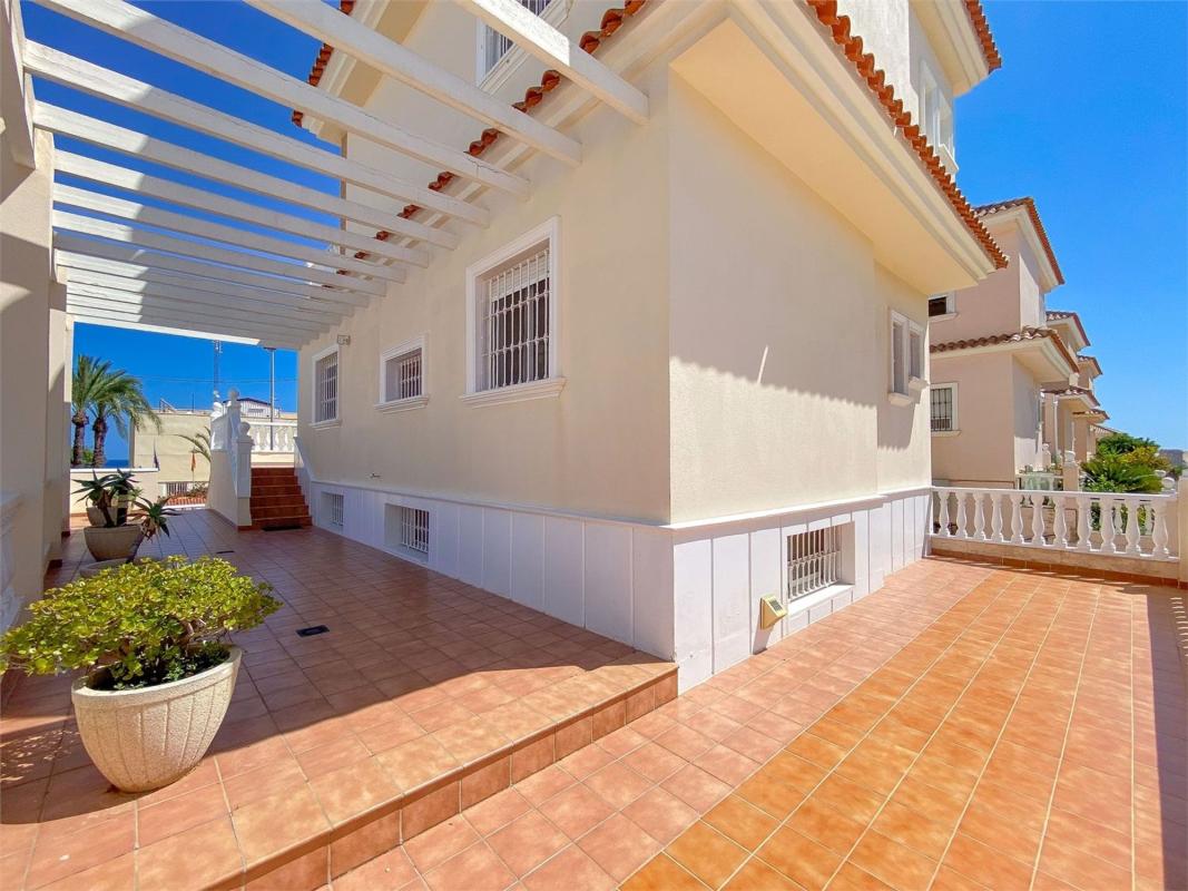 Properties for sale and rent in Spain photo 5