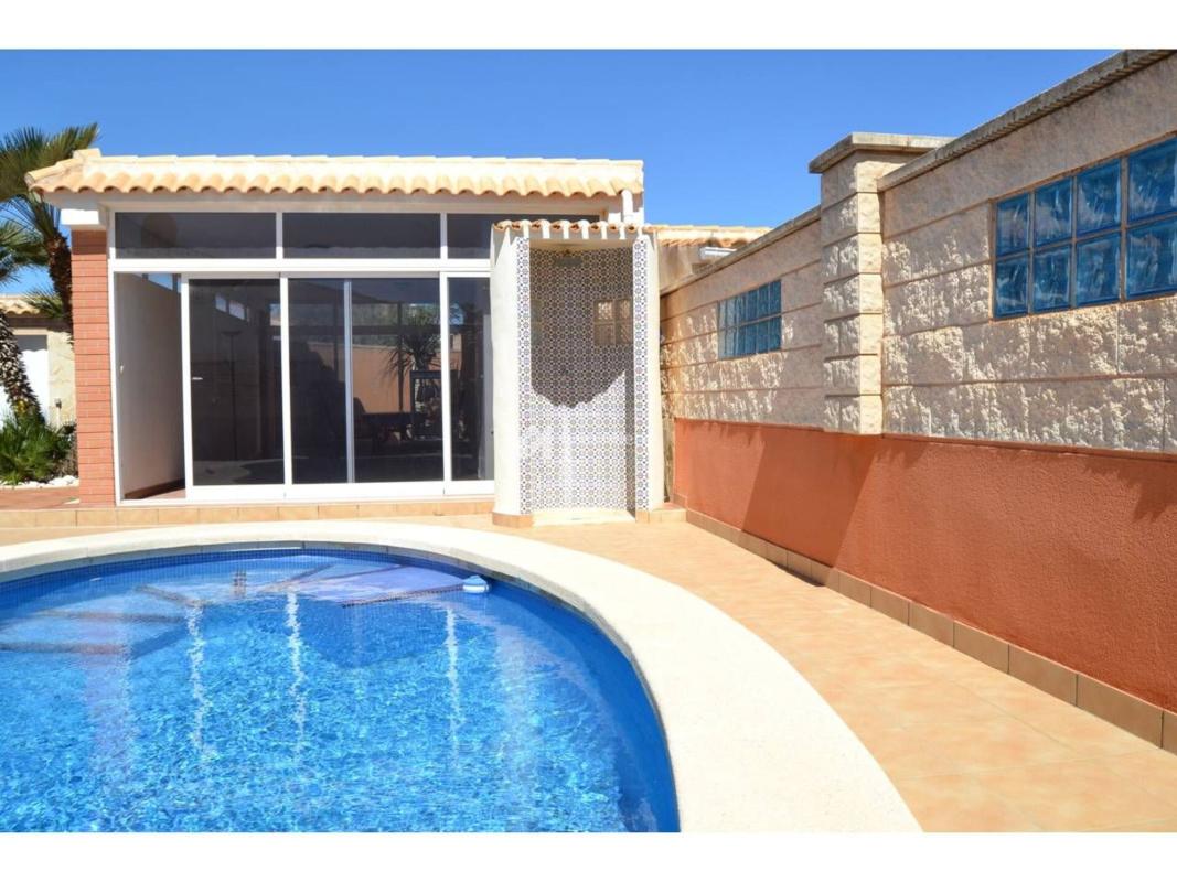 Sprzedaż niezależnego domku jednorodzinnego w Casa o chalet en Urbanización Florida S2, La Florida, Orihuela, Orihuela photo 1