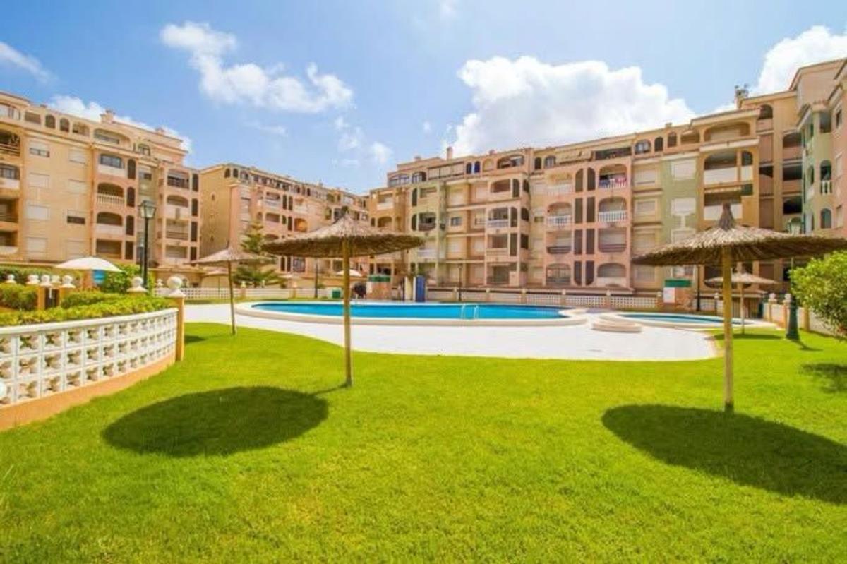Venta de piso en Piso en Calle de Orihuela, 73, Parque de las Naciones, Torrevieja, Torrevieja
photo 2