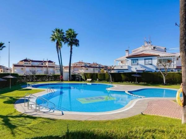 Chalet adosado en R-2 Los Pinos, 1, Zeniamar, Orihuela thumbnail 1