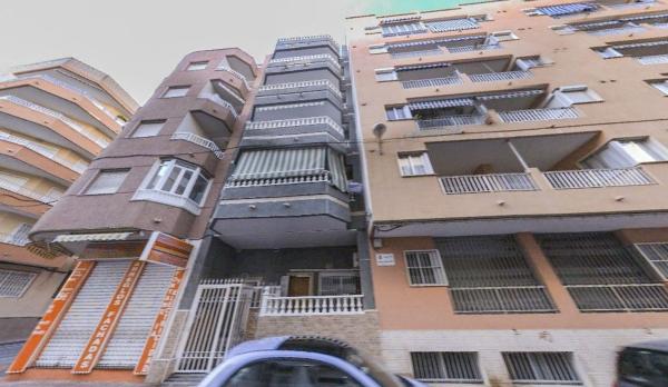 Venta de piso en Piso en Calle Mar Baltico, Playa de los Locos, Torrevieja, Torrevieja
 photo