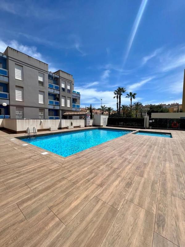 Sale of apartment in Piso en Calle la Calera, 22, Avenida Habaneras - Curva de Palangre, Torrevieja, Torrevieja
photo 2