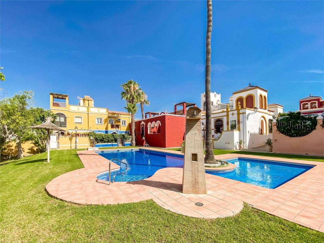 Venta de piso en Piso en Zona los Frutales, Torrevieja, Torrevieja
photo 1