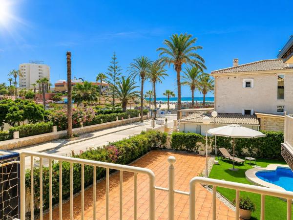Chalet wolnostojący na sprzedaż w Casa o chalet en La Zenia, Orihuela, Orihuela photo 1