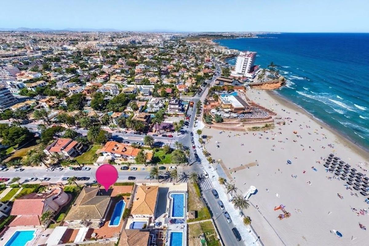 Sprzedaż niezależnego domku jednorodzinnego w  Casa o chalet en La Zenia, Orihuela, Orihuela photo 4