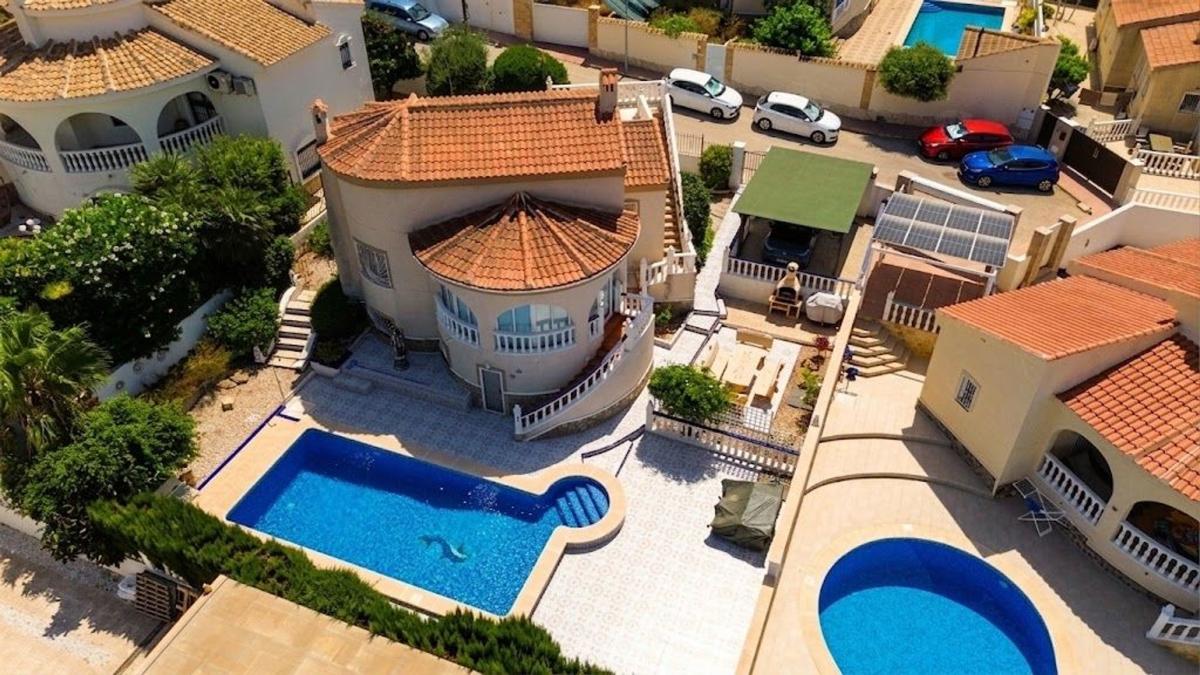 Продажа отдельного шале в Casa o chalet en La Marquesa, Rojales, Рохалес photo 1
