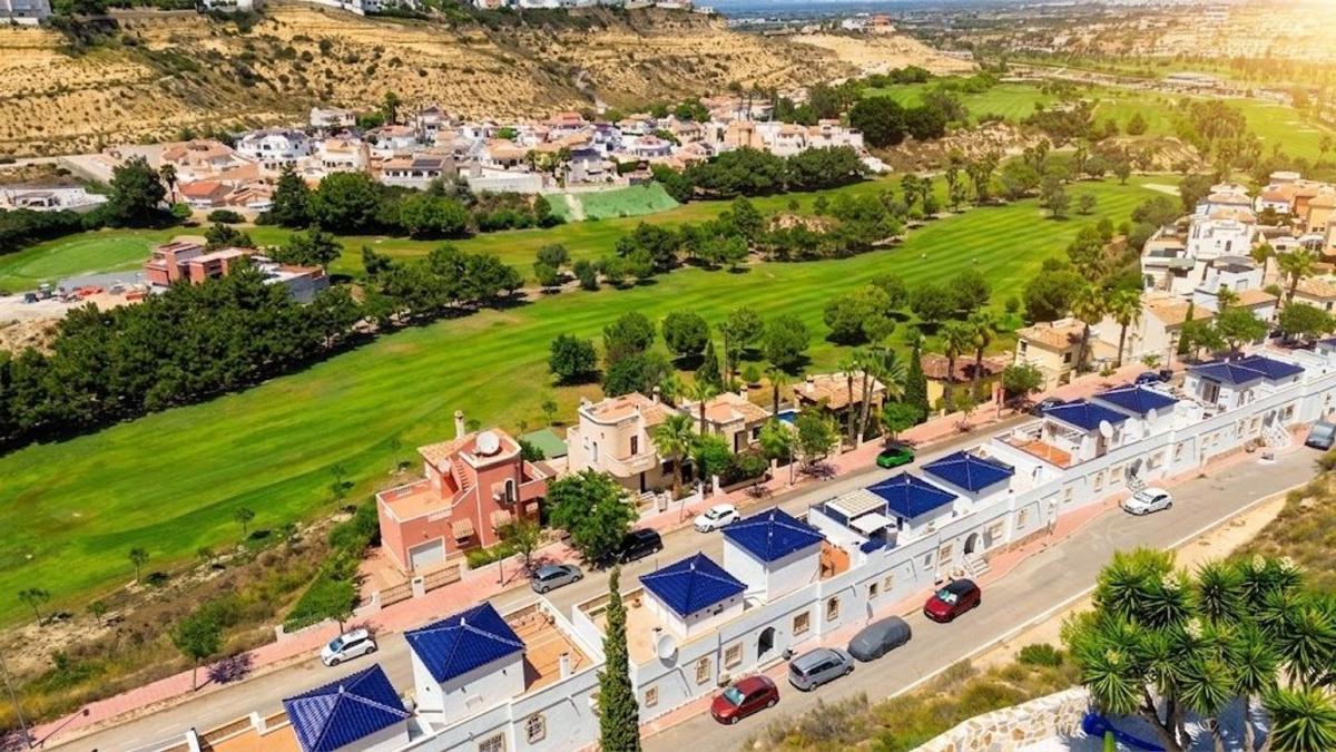 Продажа отдельного шале в Casa o chalet en La Marquesa, Rojales, Рохалес photo 3
