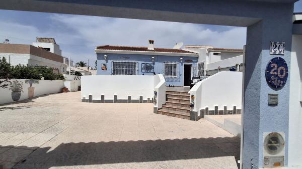 Chalet pareado en Avenida de España, 20, Mil Palmeras, Pilar de la Horadada photo 1