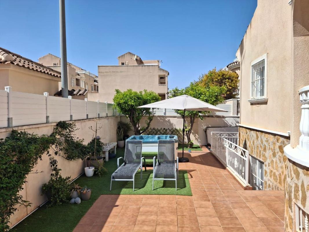 Properties for sale and rent in Spain photo 4