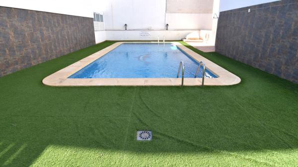 Chalet adosado en Calle Corts Valencianes, 5, Urbanizaciones, Guardamar del Segura thumbnail 2