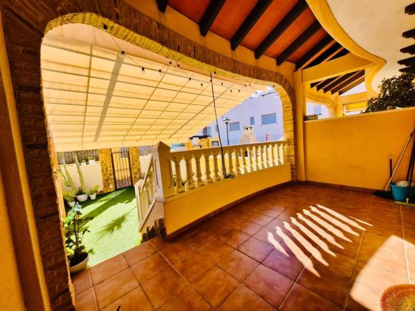 Chalet adosado en Calle Jaume de Soler, Urbanizaciones, Guardamar del Segura thumbnail 1