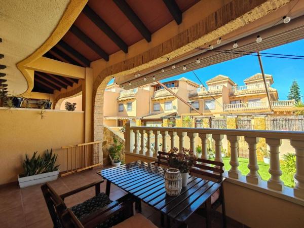 Chalet adosado en Calle Jaume de Soler, Urbanizaciones, Guardamar del Segura thumbnail 2